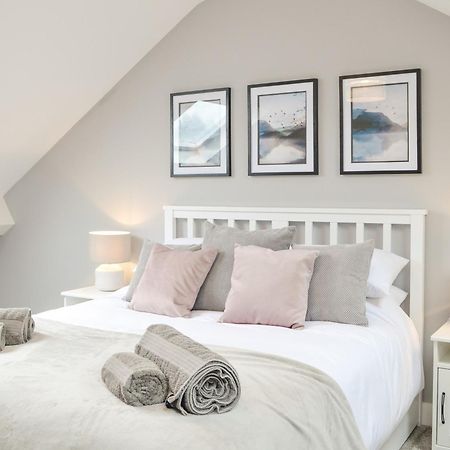 Moat View Villa Brampton  Bagian luar foto